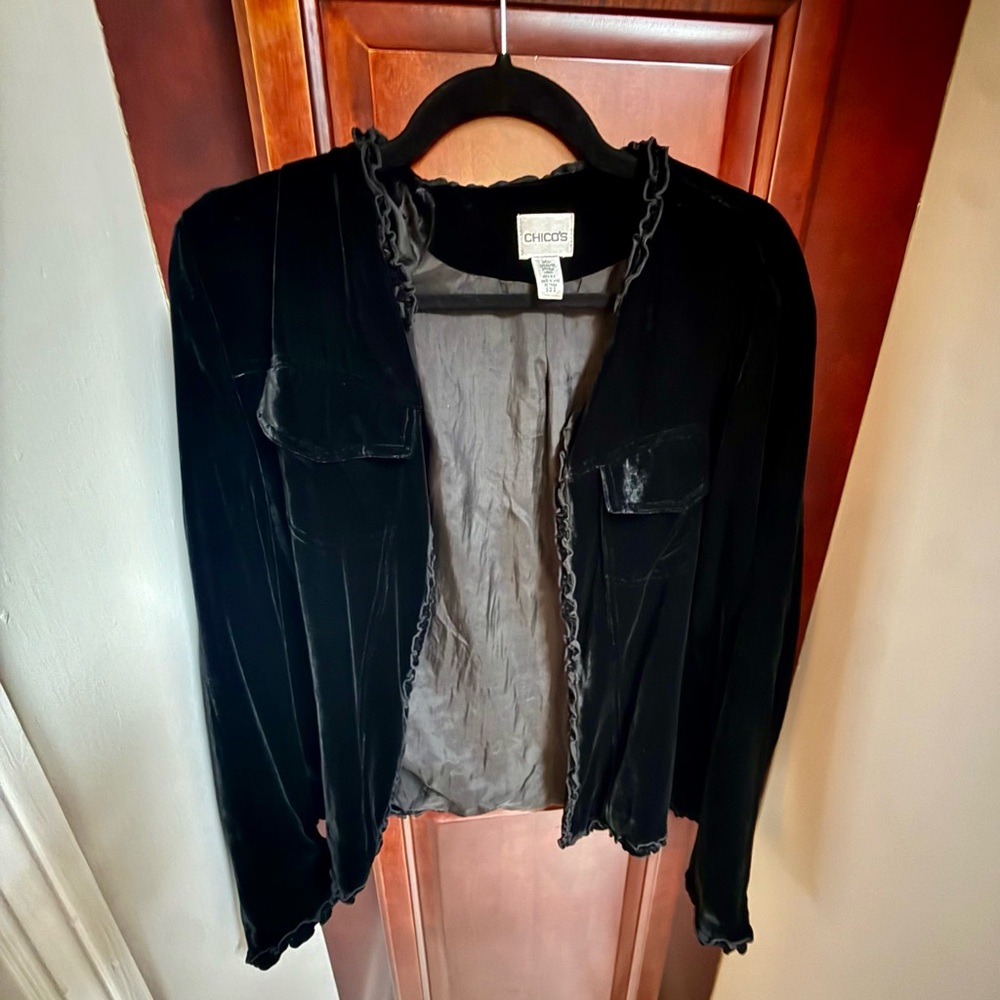 Chico's Black Velvet & Silk Ruffle Cardigan - Size 2 (Large) EUC ✨